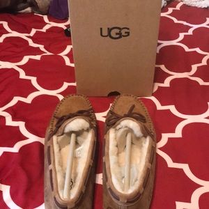 Ugg slippers (REAL)